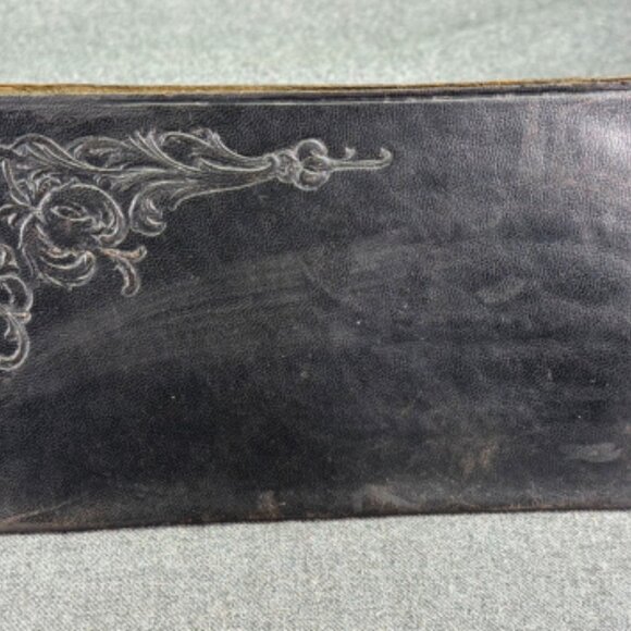 Antique embossed scrolls/flowers genuine black leather letters, documents holder - Picture 9 of 9